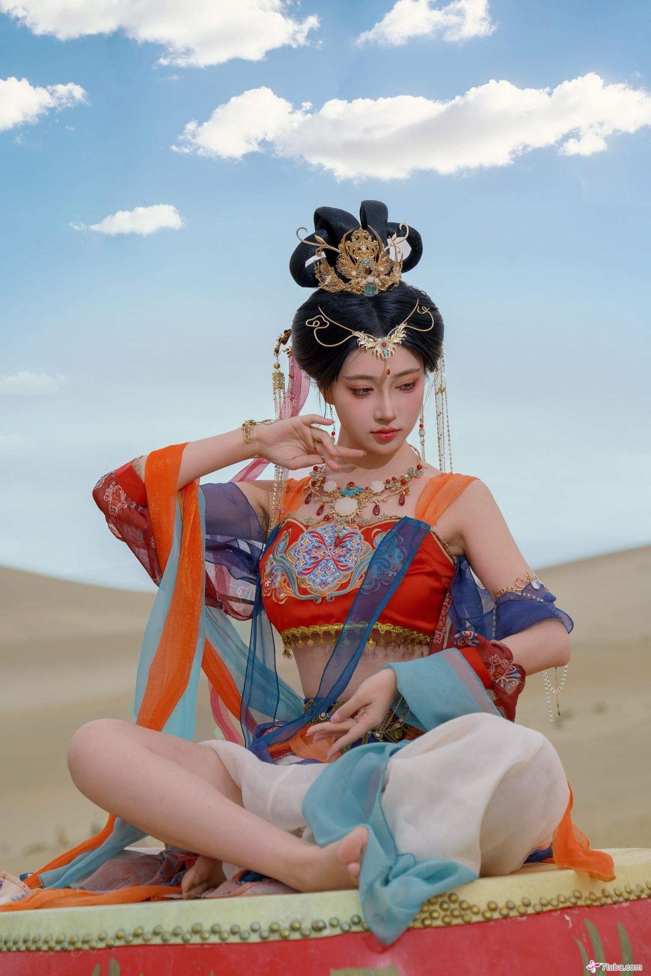 意外”上了公司的女神 附黄版敦煌飞天图[63P]