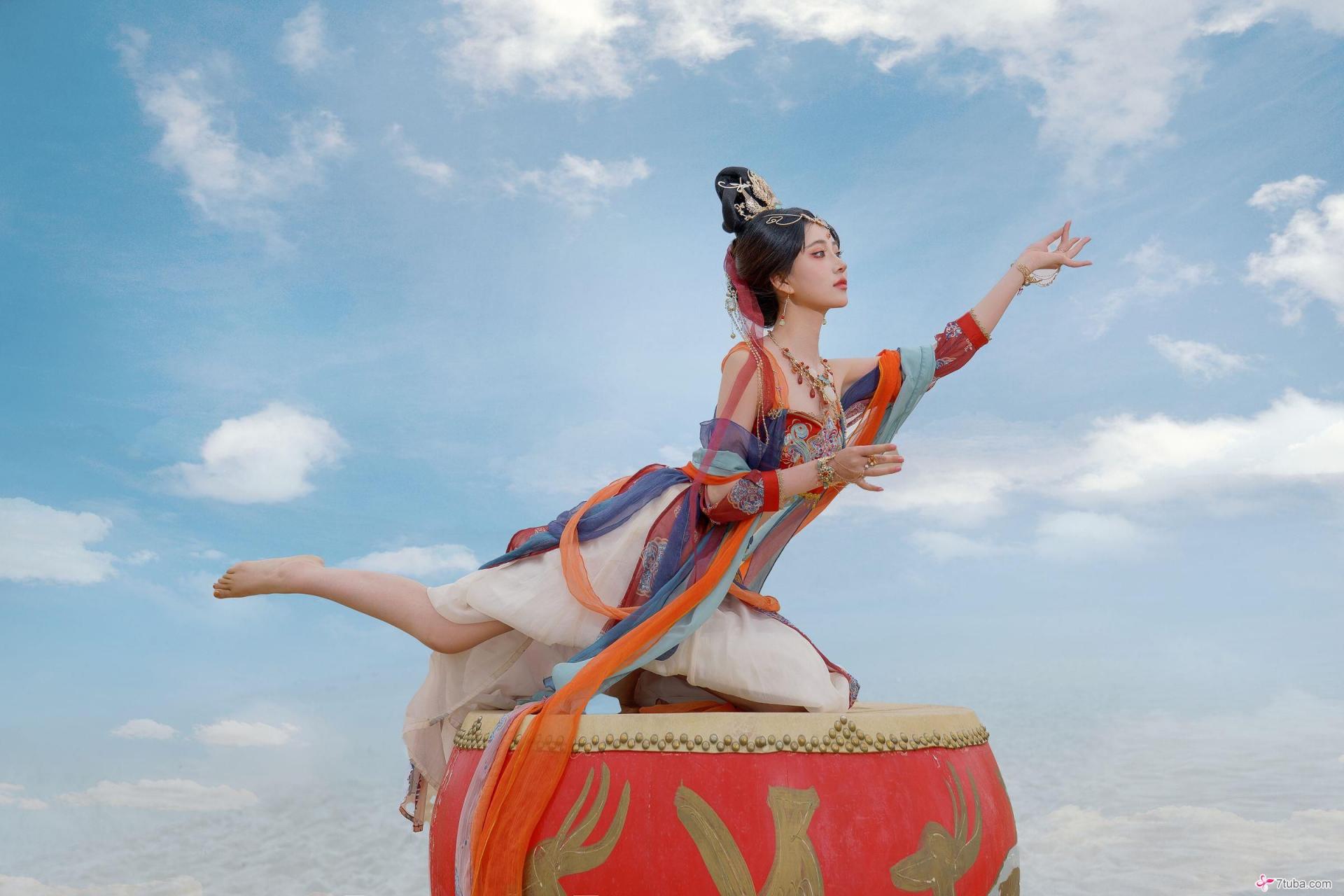 意外”上了公司的女神 附黄版敦煌飞天图[63P]