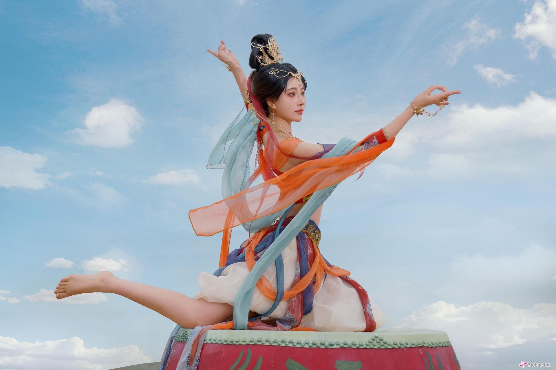 意外”上了公司的女神 附黄版敦煌飞天图[63P]