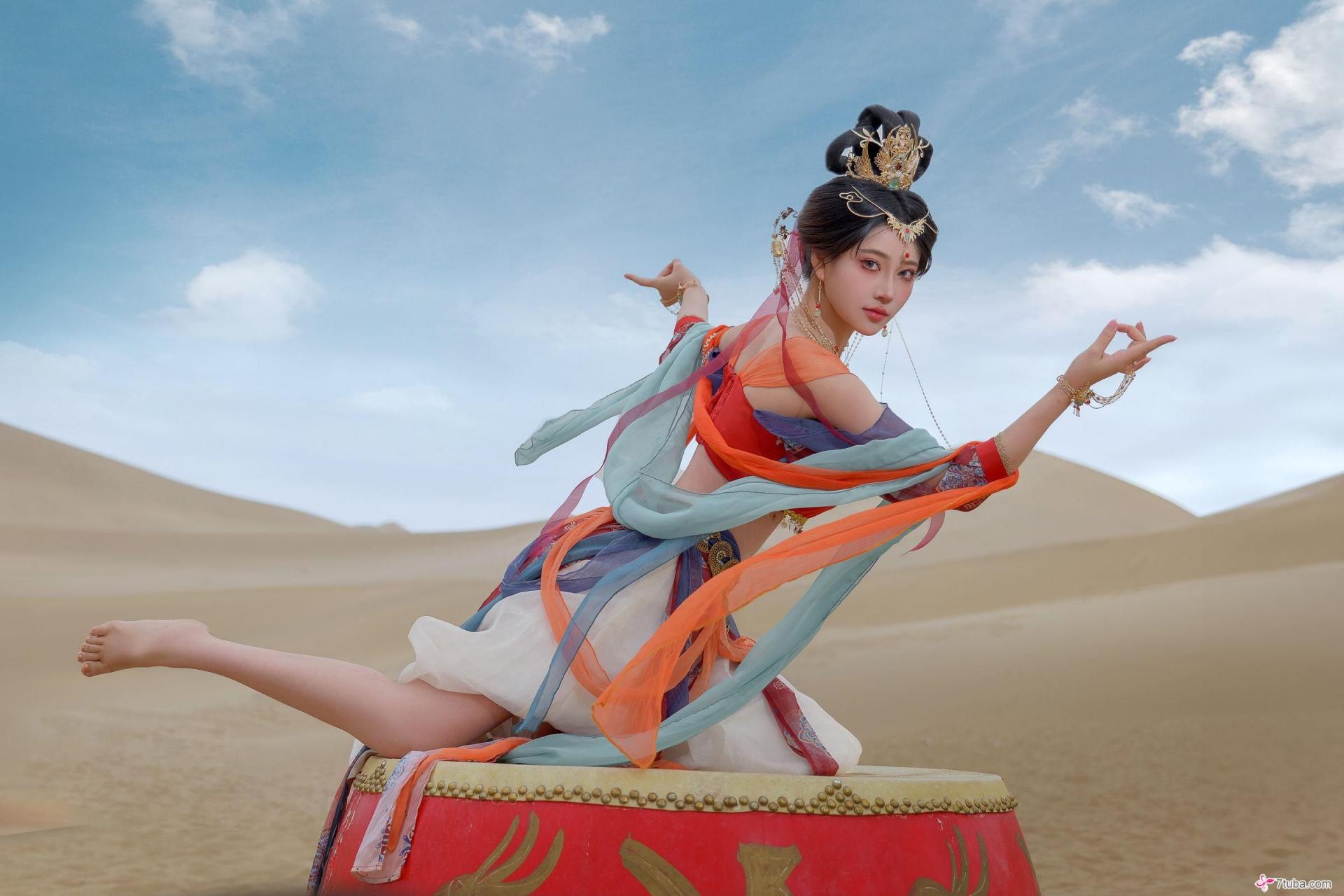 意外”上了公司的女神 附黄版敦煌飞天图[63P]