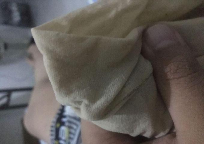 拿妹妹的内裤打胶，作案痕迹没清理干净，被妹妹发现了[10P]