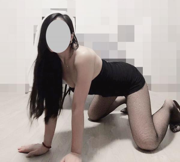 妖娆少妇，黑渔网袜，口交扣逼！[16P]