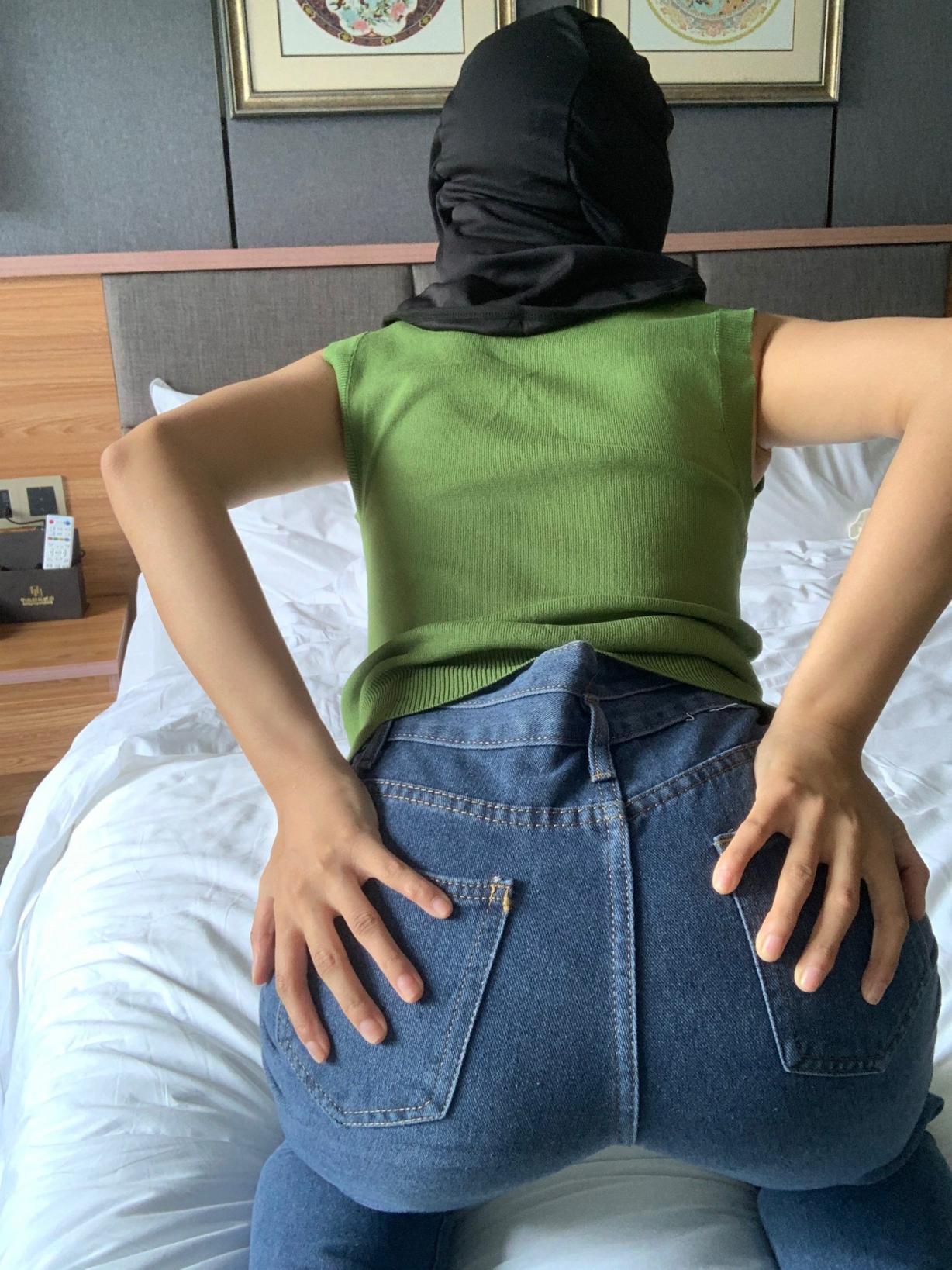 穿着好看，还是脱了好看？［18P］