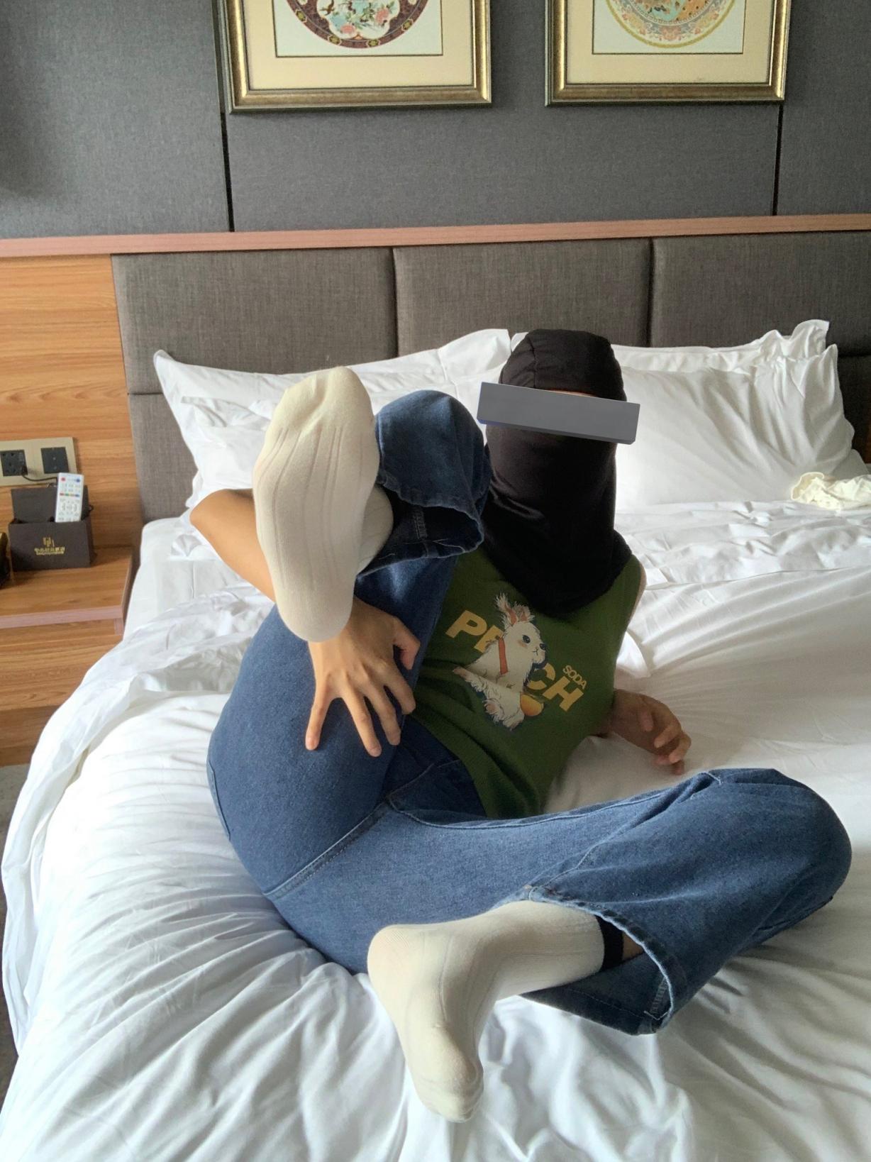 穿着好看，还是脱了好看？［18P］