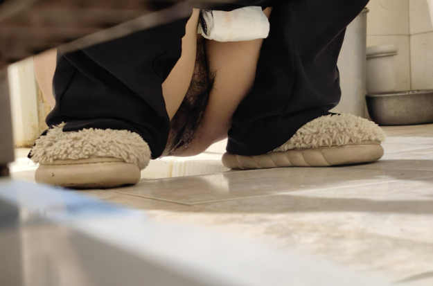 毕业两年了，合租的三个女邻居只日过一个[15P]