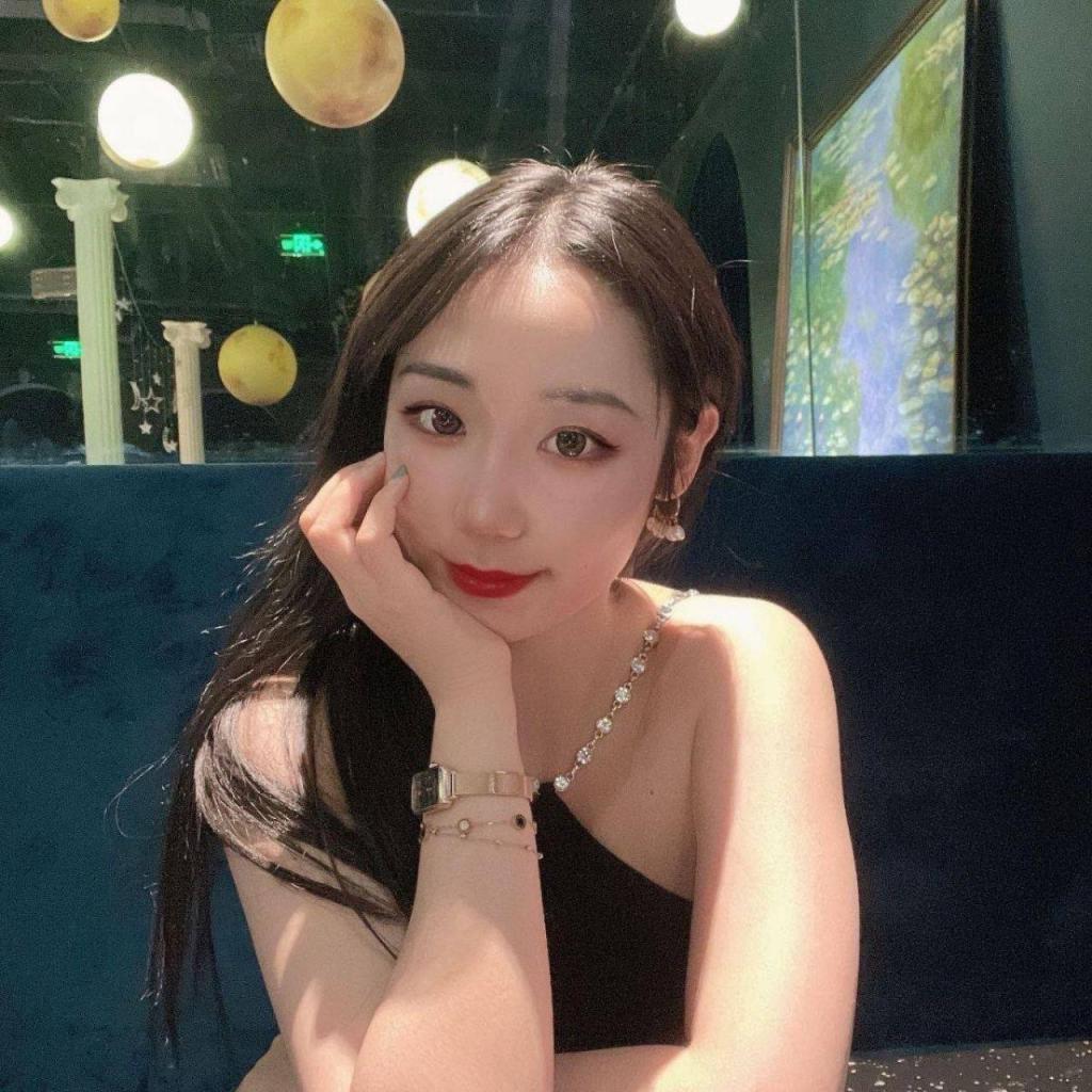 人前是真纯，人后是真骚［40P］