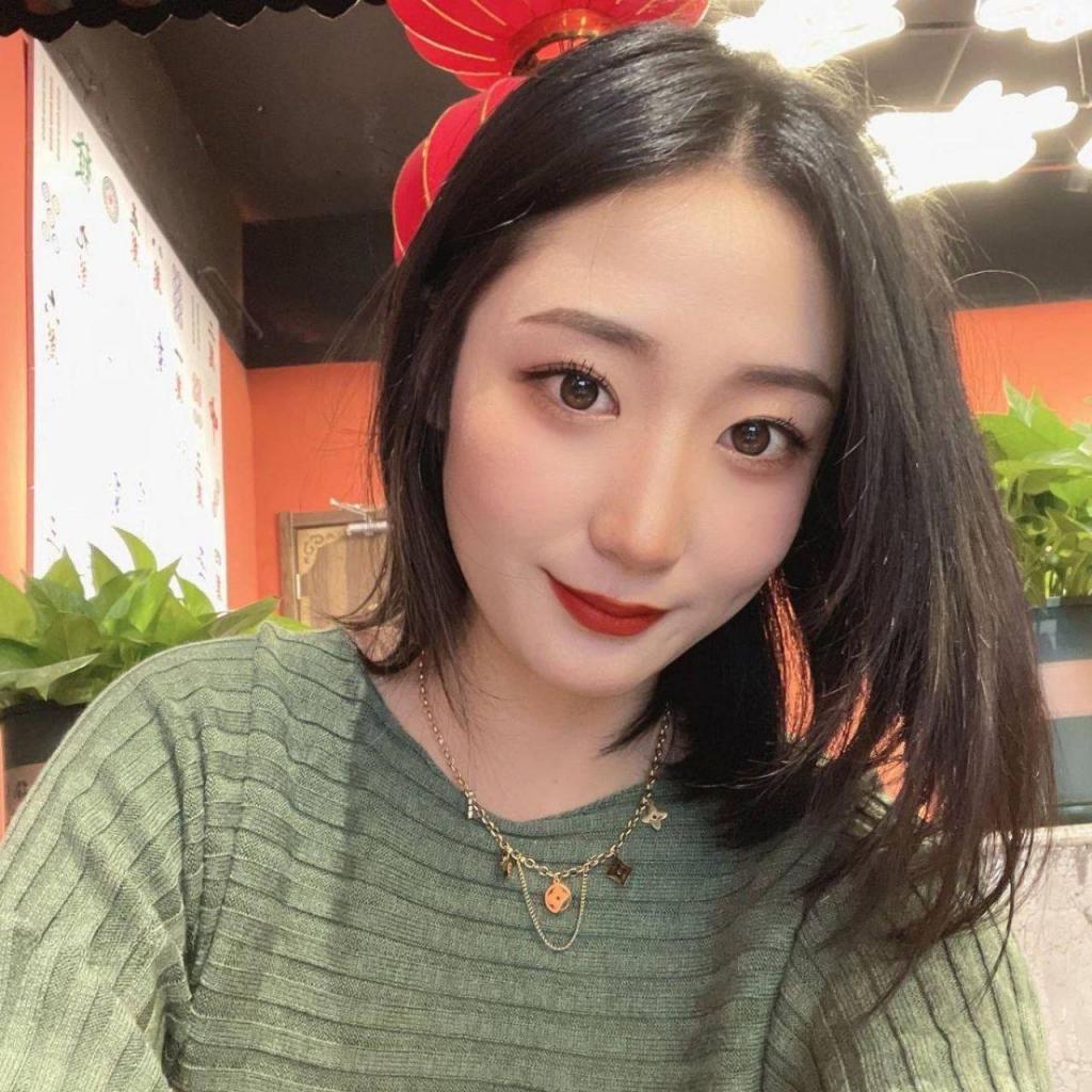 人前是真纯，人后是真骚［40P］