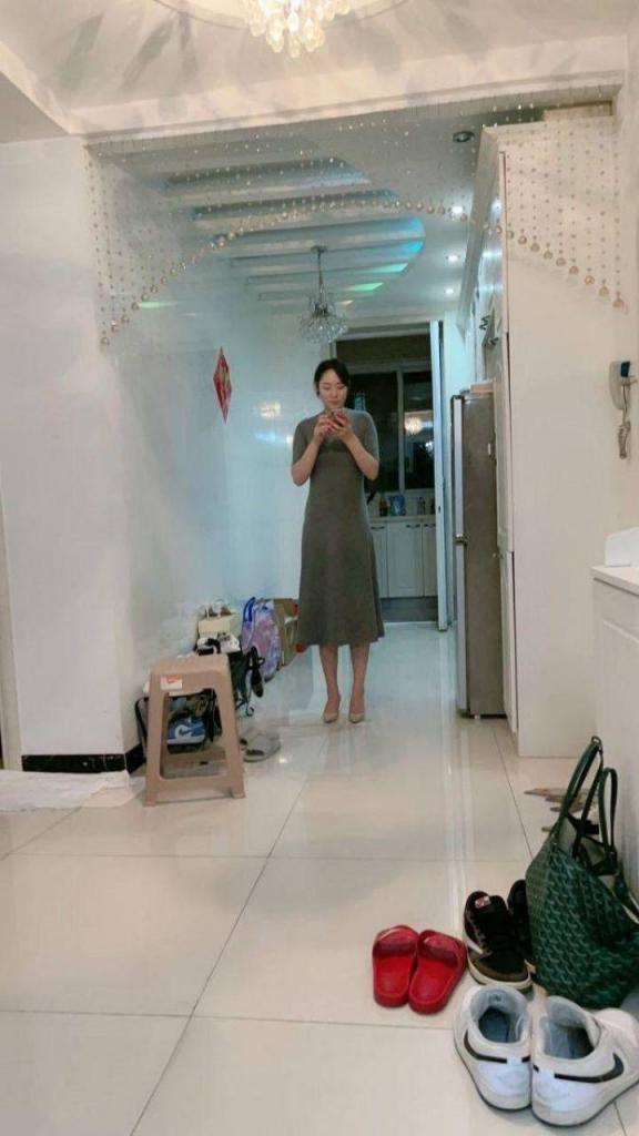 人前是真纯，人后是真骚［40P］