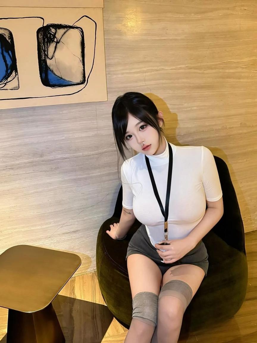 曼妙身材，蜂腰翘臀大长腿[53P]