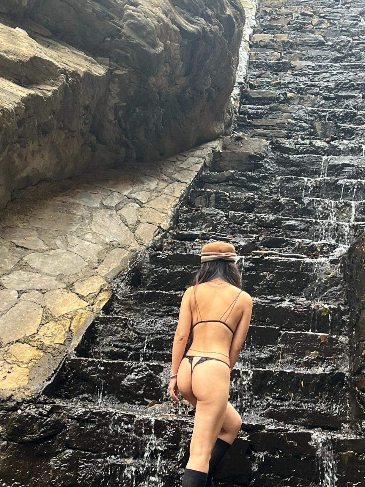 好诱人的年轻尤物 [101P]