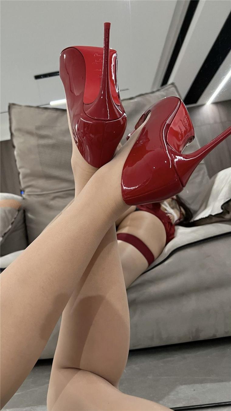 少妇的精致面容丰润翘臀诱惑[99P]