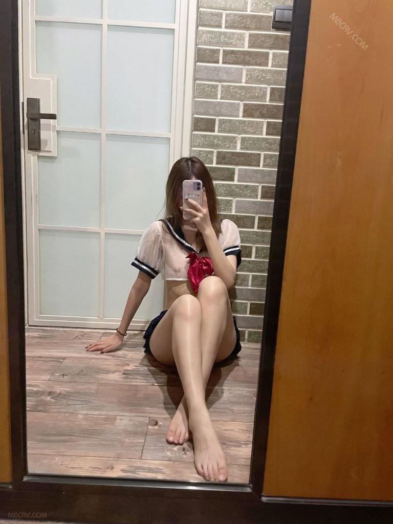 顶级大长腿颜值小红书美女博主不雅图流出[25P]