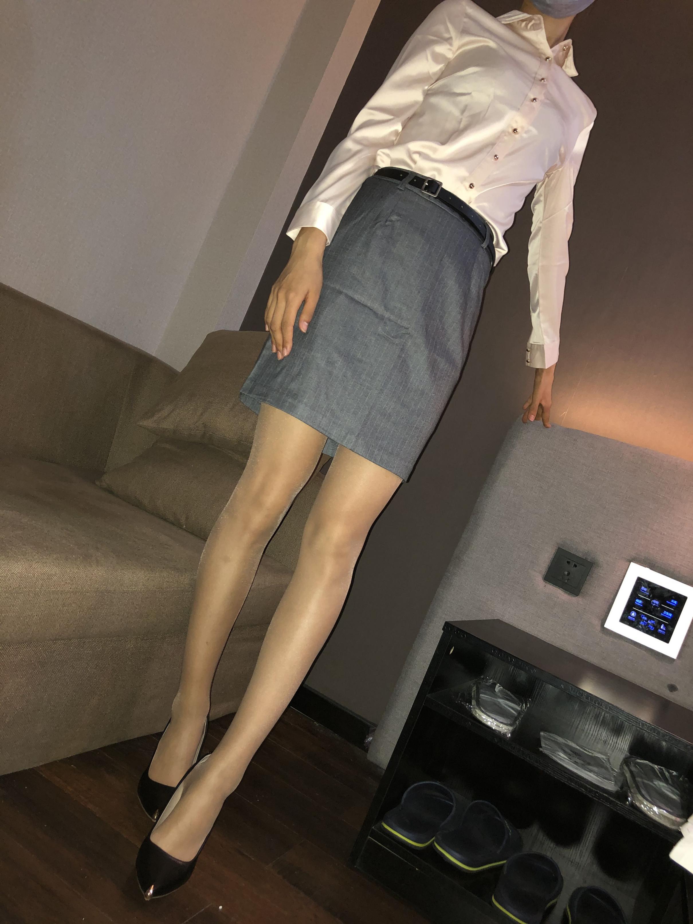 摄影师的幸福生活之把玩乐乐骚货［50P］