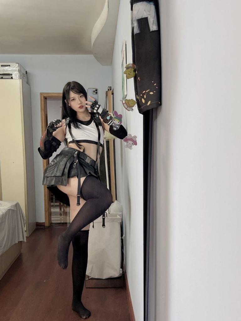 以理服人藜藜子 - 蒂法 自拍 [24P]