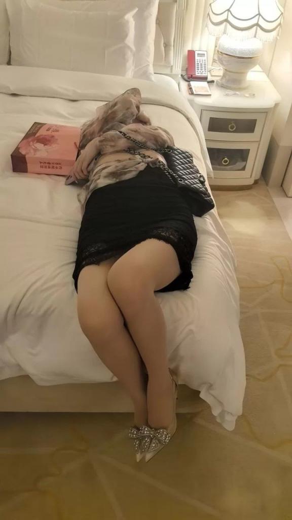 骚妇酒店日记[33P][1V]