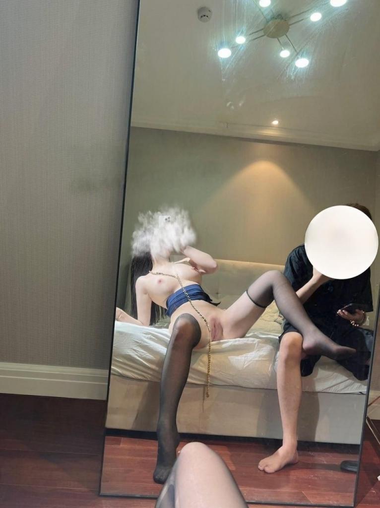 两个小骚货都是极品白虎粉嫩[22P]