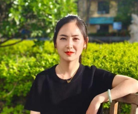 AI帮咪友给喜爱的女神制作脱衣照，尽量真实一些（16P）