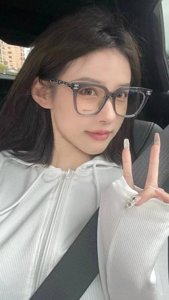 看看是不是你们的极品学姐 [40P]