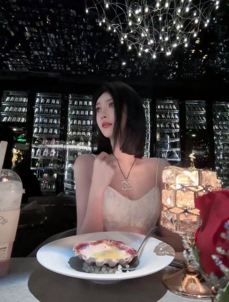 看看是不是你们的极品学姐 [40P]