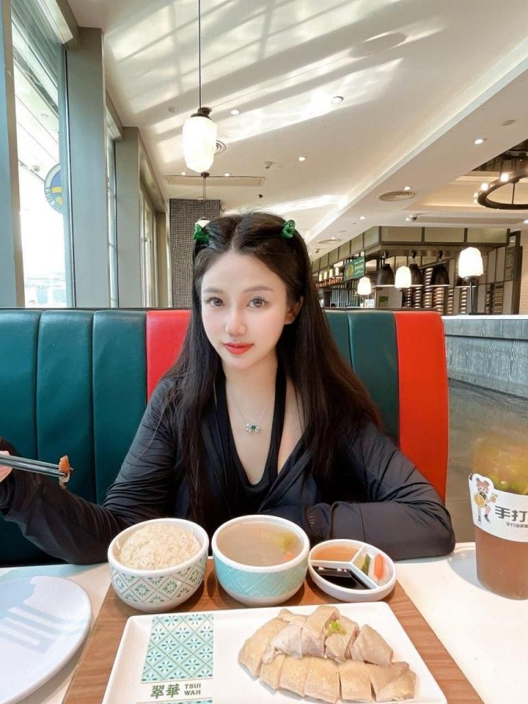 深圳小梨涡深耕网黄露出之路[21P]