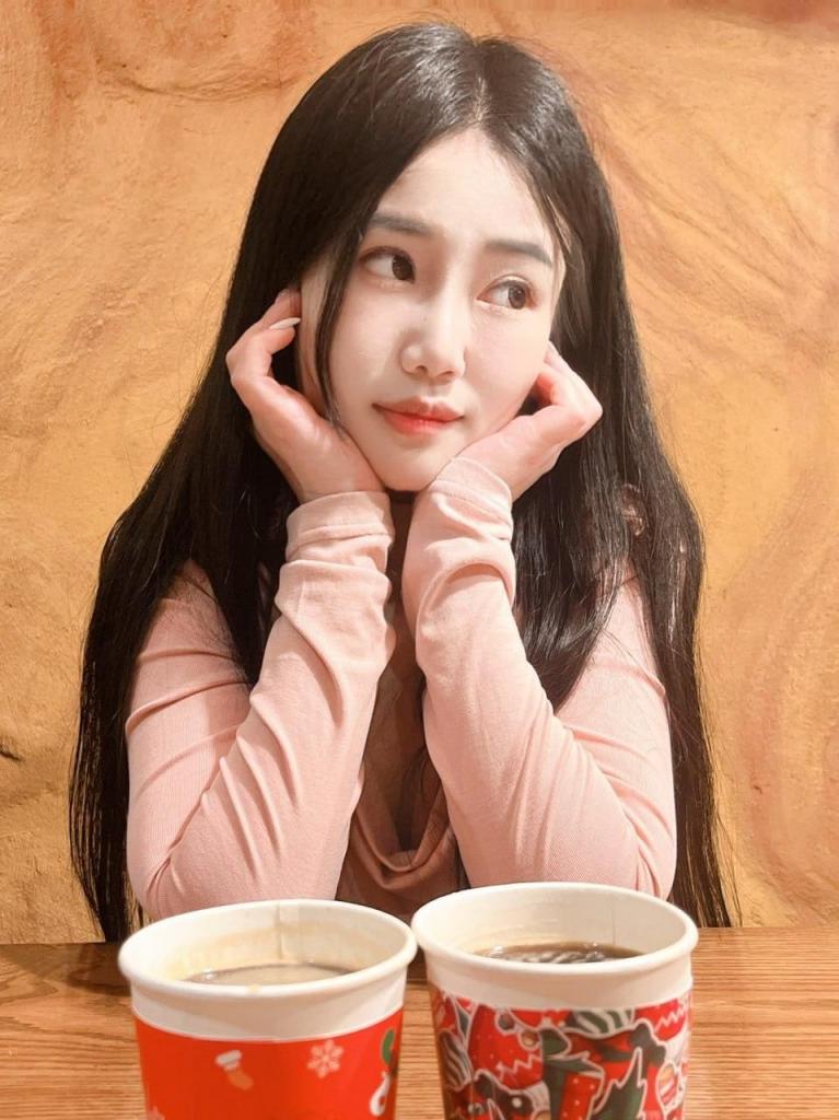 深圳小梨涡深耕网黄露出之路[21P]