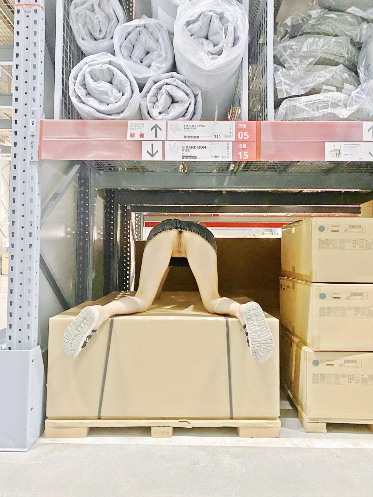 爱露出的人妻完美的奶子,完美的身材[15P]