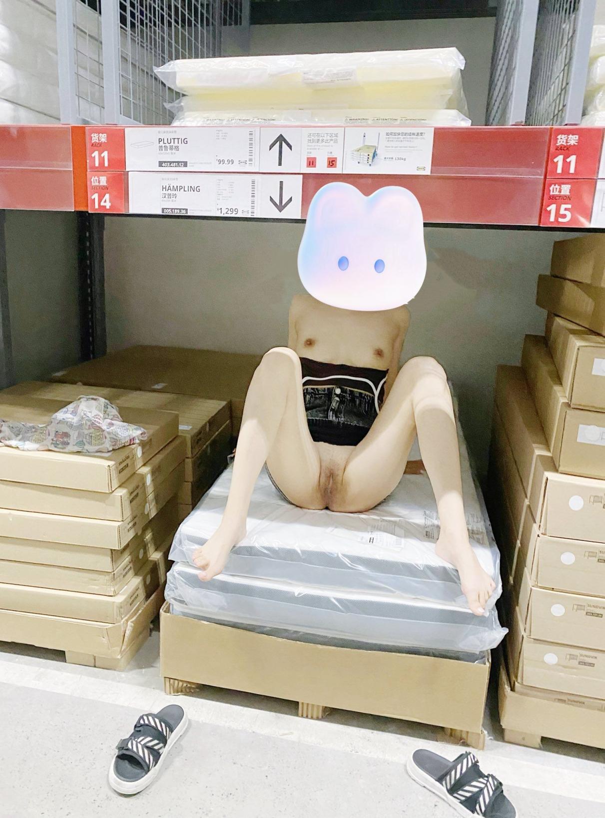 爱露出的人妻完美的奶子,完美的身材[15P]