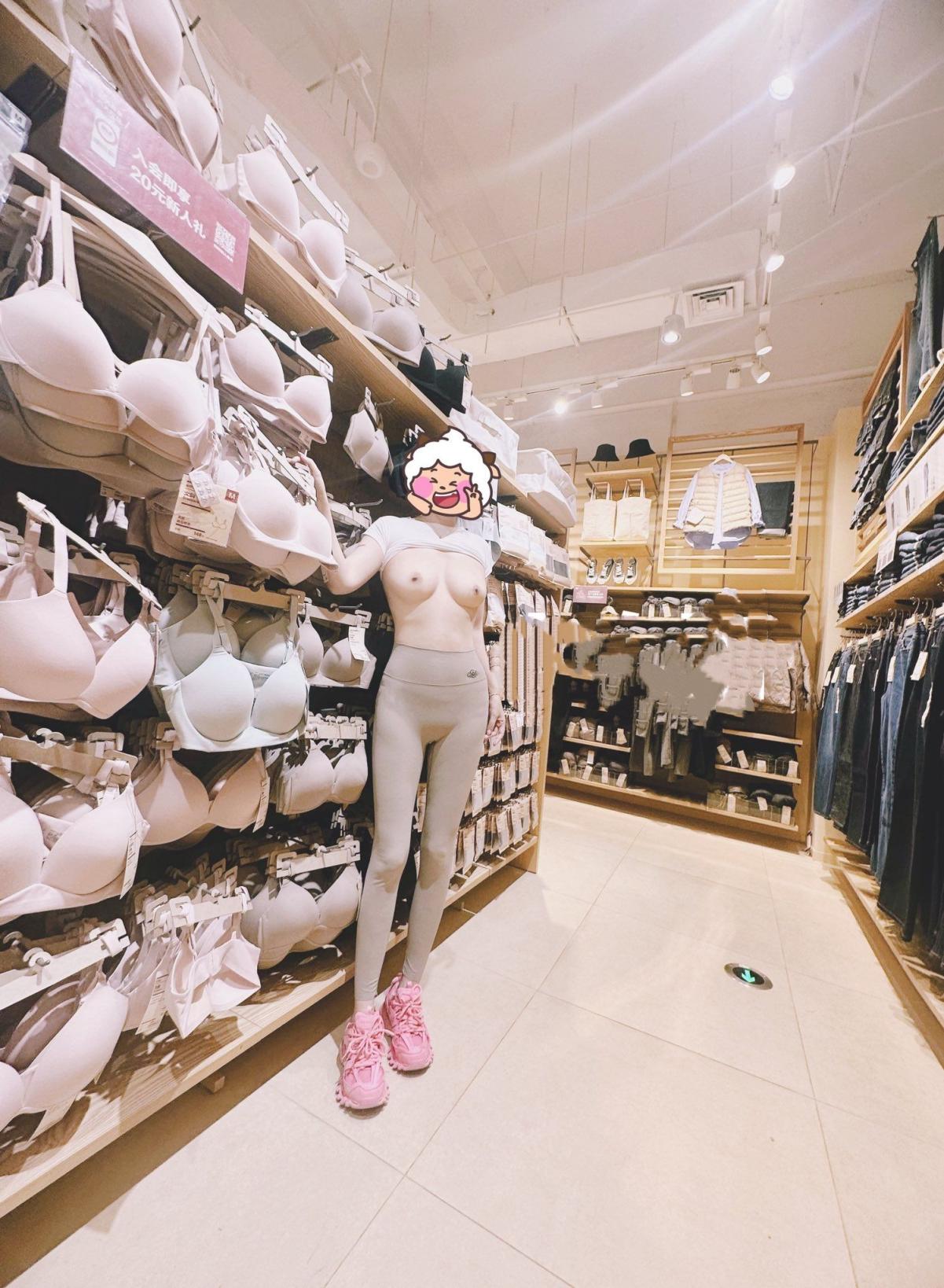 爱露出的人妻完美的奶子,完美的身材[15P]