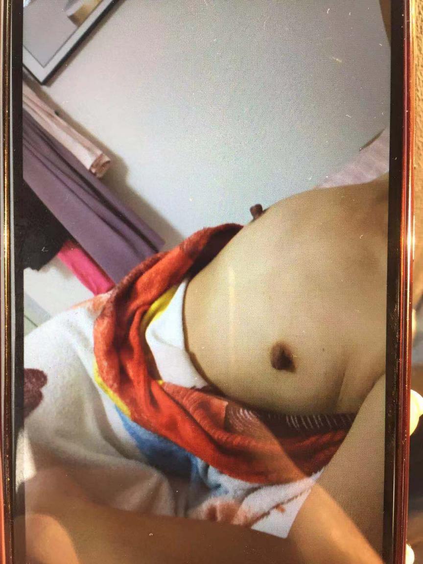 山东短小绿王八  把自家媳妇迷晕给别人玩