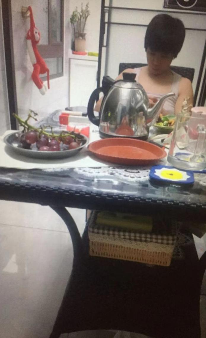 山东短小绿王八  把自家媳妇迷晕给别人玩