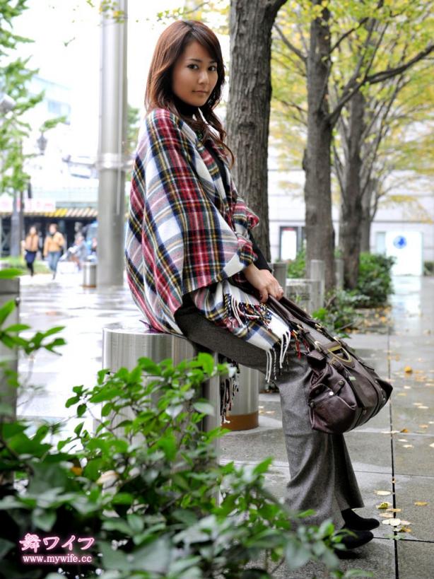 213 三上 絢香 Ayaka Mikami 美波かな  [34P]