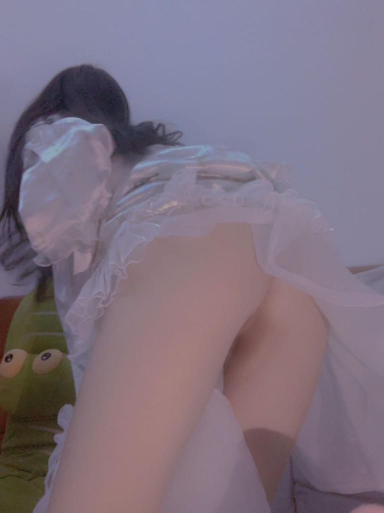 反差婊她半推半就，张嘴就含了进去……  [120P]