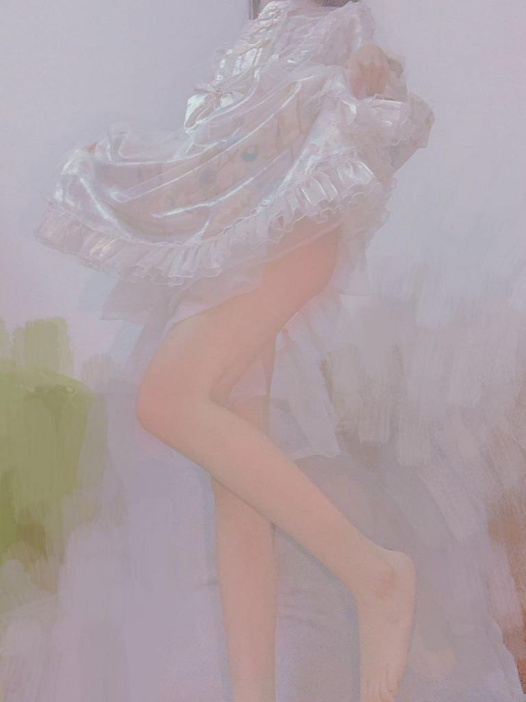 反差婊她半推半就，张嘴就含了进去……  [120P]