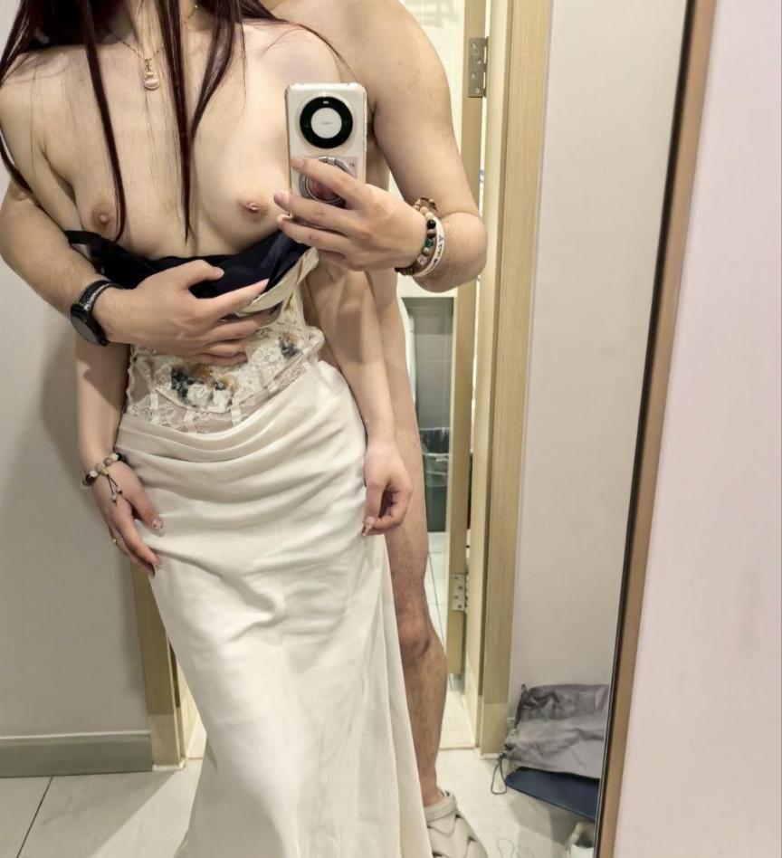 反差婊她半推半就，张嘴就含了进去……  [120P]