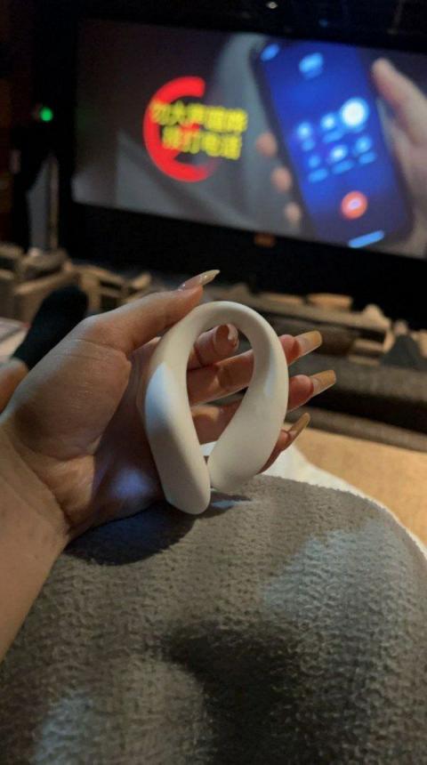 此刻的她，已经完全不是白天那个斯文安静的反差妹了[120P]