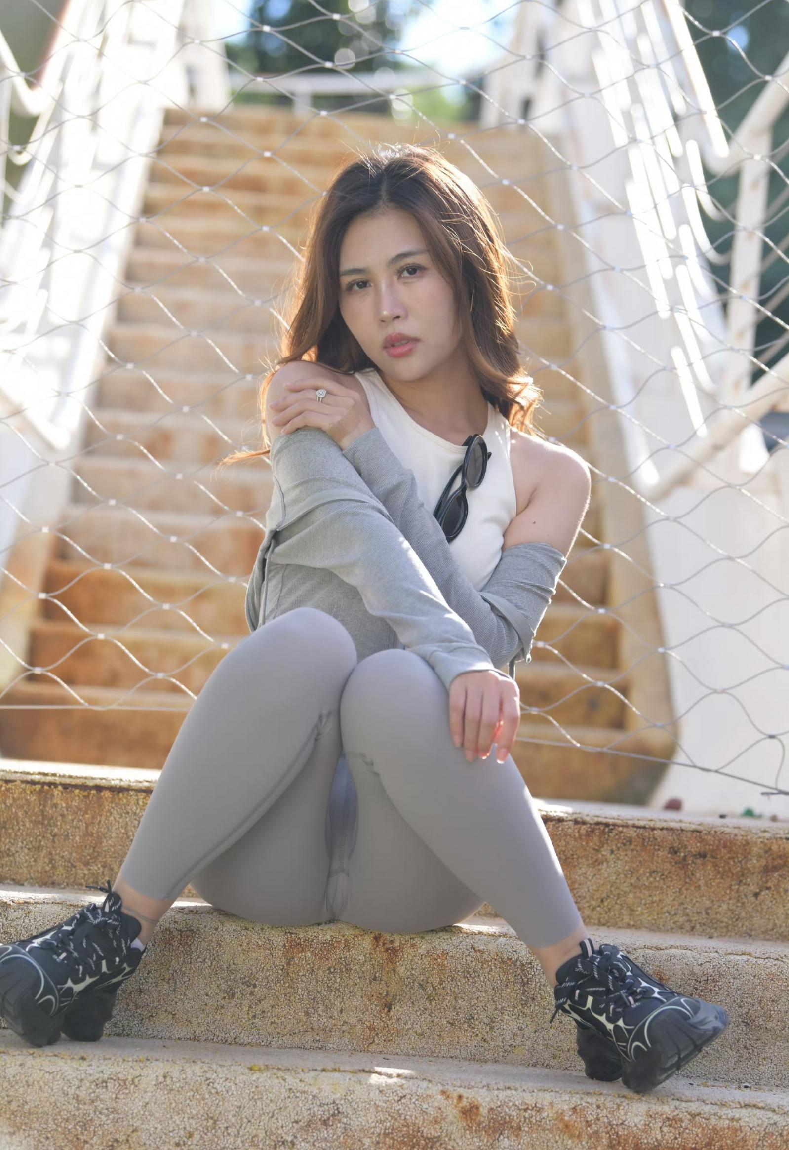 人妻的瑜伽裤诱惑[27P]