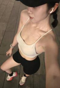 人妻的瑜伽裤诱惑[27P]