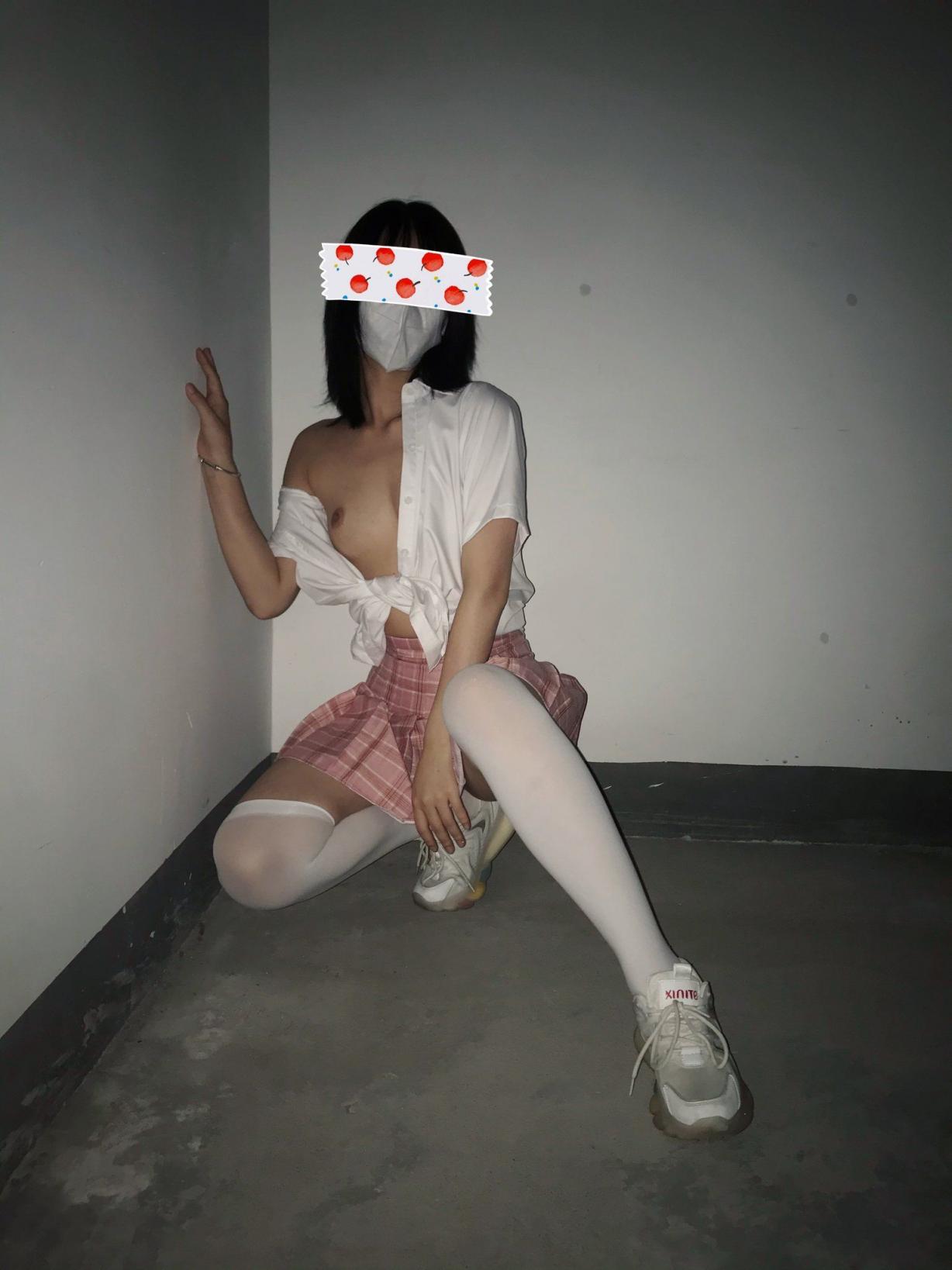 摄影好，摄影得学。清纯女大极致反差！！！[54P]