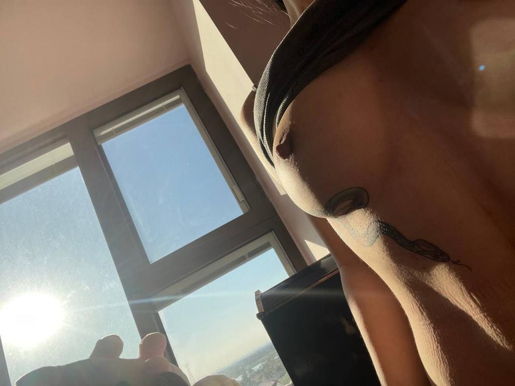 草莓老师涨奶了[108P]