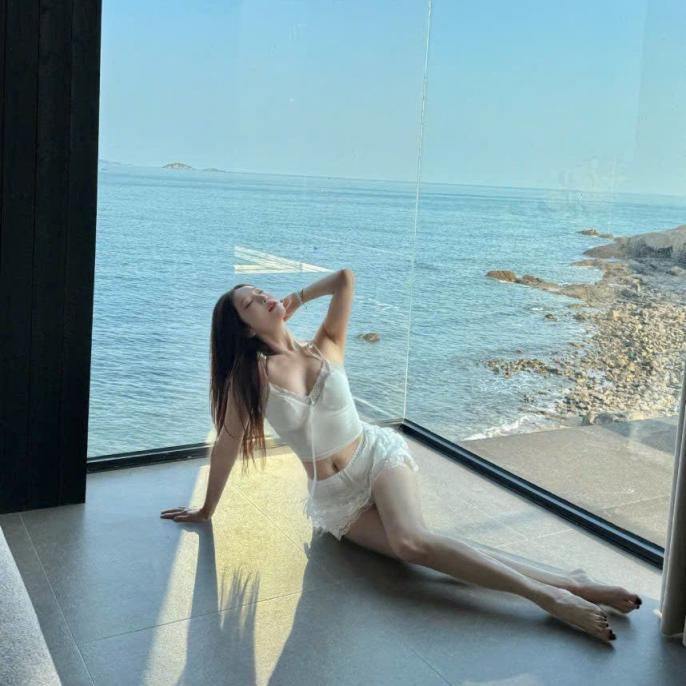 媚眼如丝性感迷人都是情妇的料[29P]