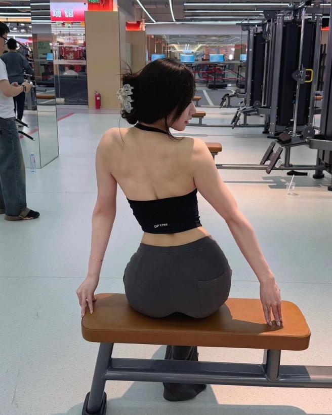 健身房里的美丽风景，让人荷尔蒙飙升[28P]