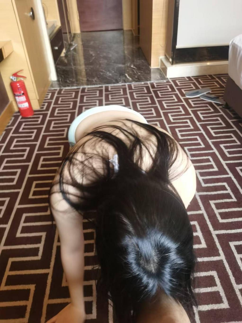 我的一段往事之夫妻交换和单男经历[26P]