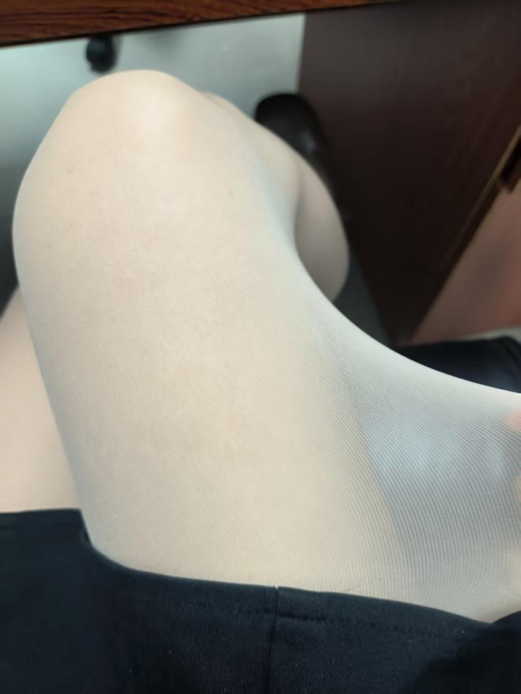 人妻余灵梓让大家猜猜她今天穿内裤了吗？[14P]