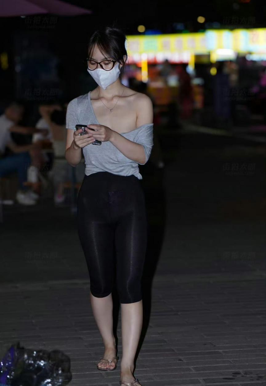 若隐若现的内裤勾起男人内心的热[33P]