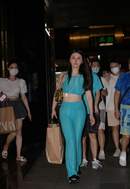 若隐若现的内裤勾起男人内心的热[33P]