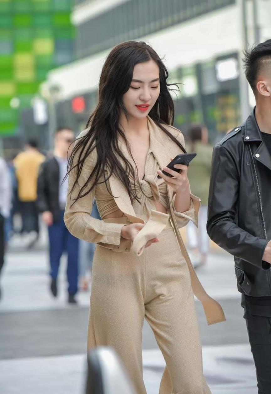 若隐若现的内裤勾起男人内心的热[33P]