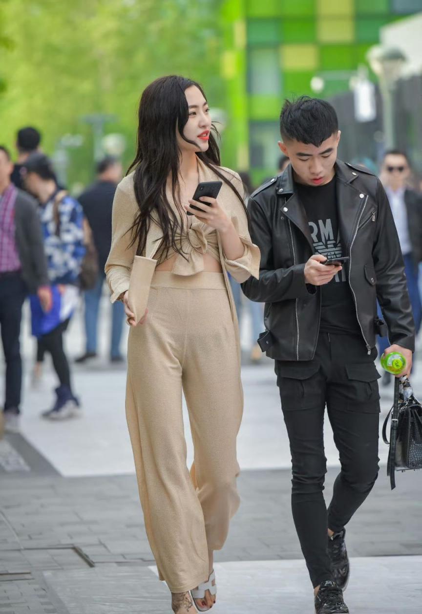 若隐若现的内裤勾起男人内心的热[33P]