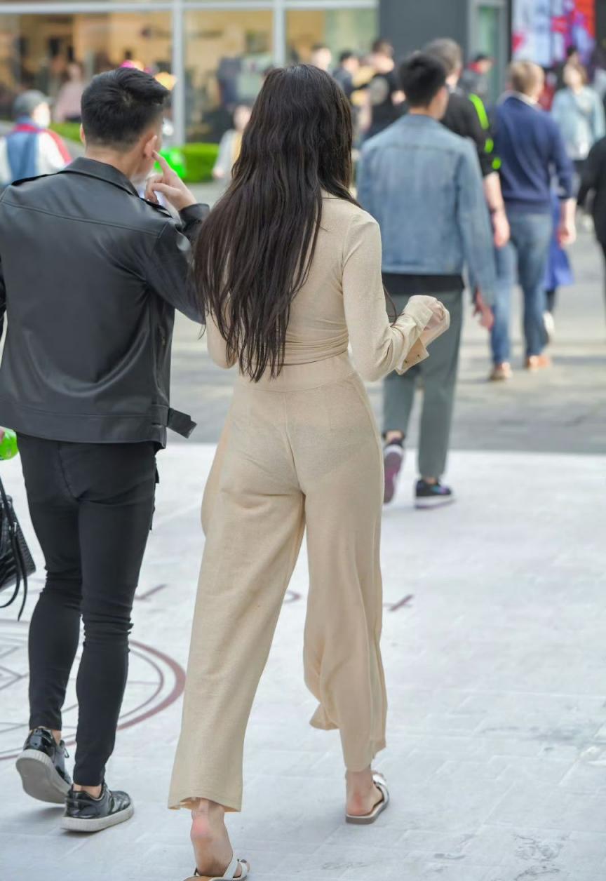 若隐若现的内裤勾起男人内心的热[33P]