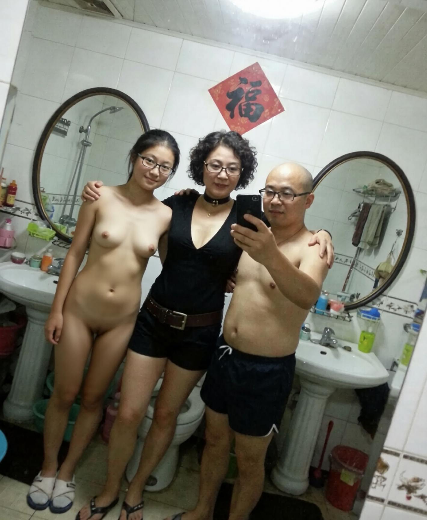 贵在真实015被黑社会控制的母女性奴（24P）