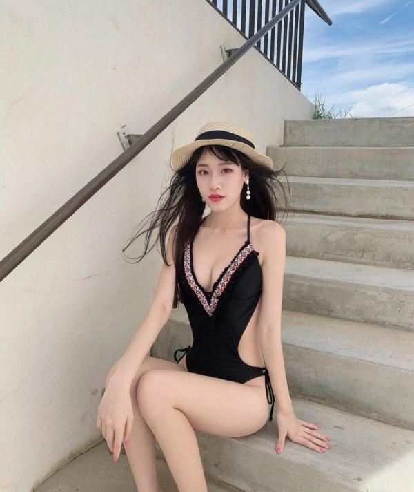 网友征服的反差婊精选4[70P]